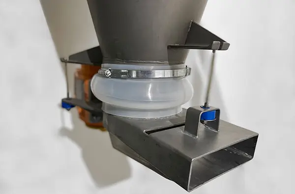 Silicone Flex Fitting on Feeder